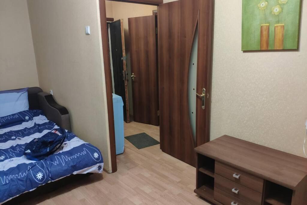 Small Apartment For 2 Kiev Buitenkant foto